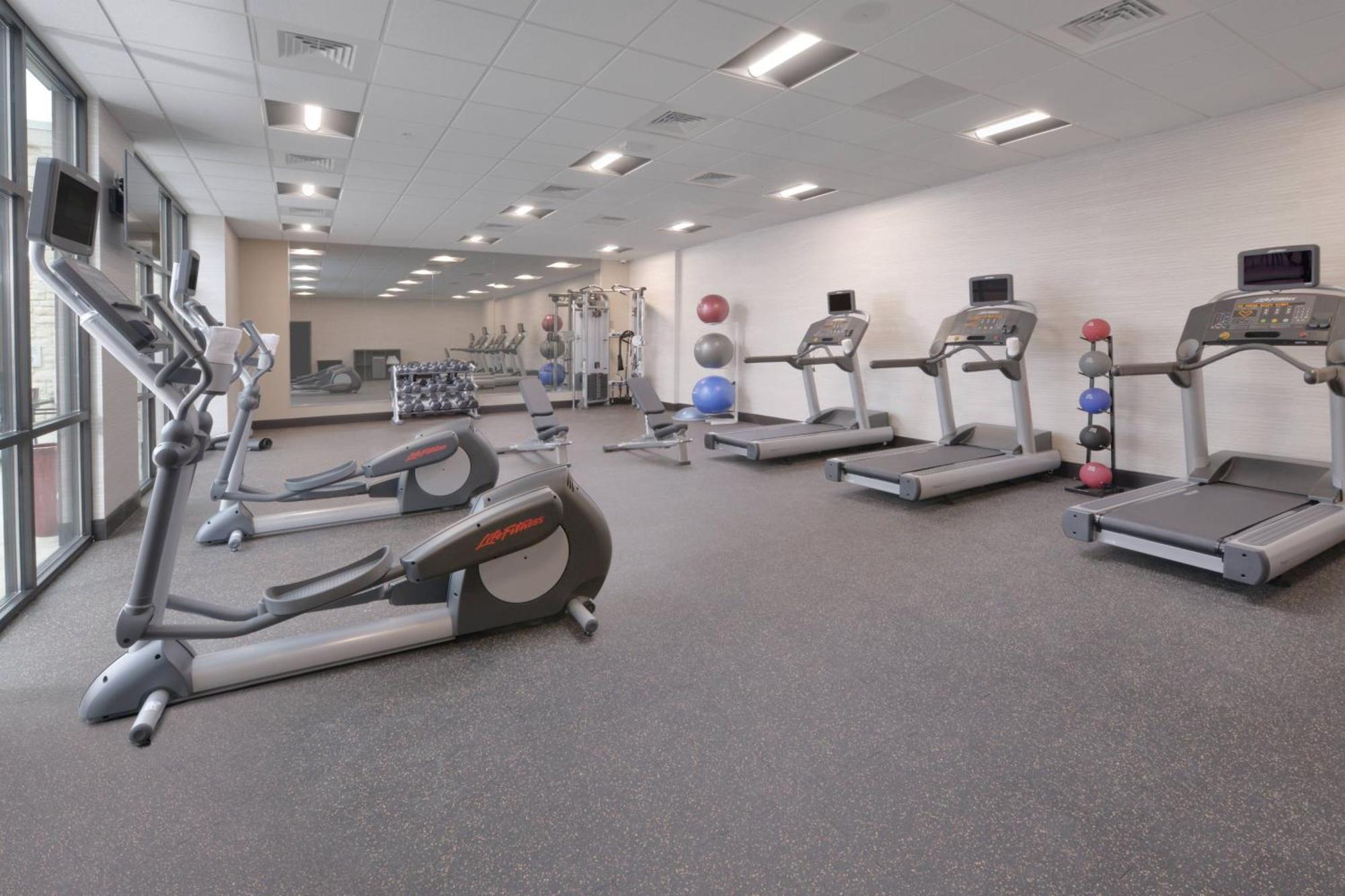 Courtyard By Marriott Austin Флюгервилль Экстерьер фото